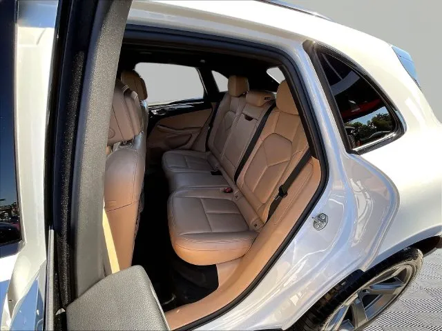 Porsche Macan photo 23