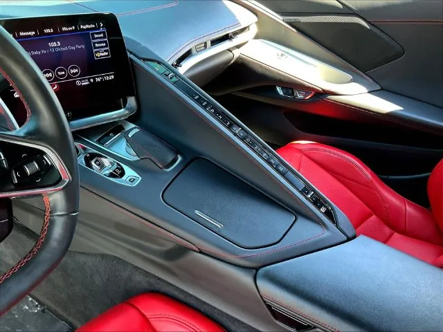 Chevrolet Corvette photo 18