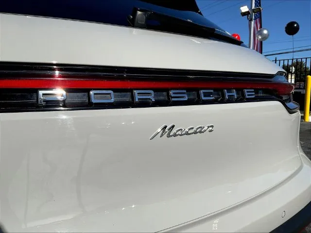 Porsche Macan photo 24