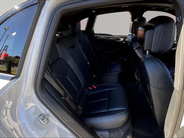 Porsche Macan photo 25