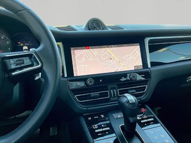 Porsche Macan photo 11