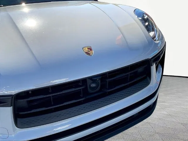Porsche Macan photo 33