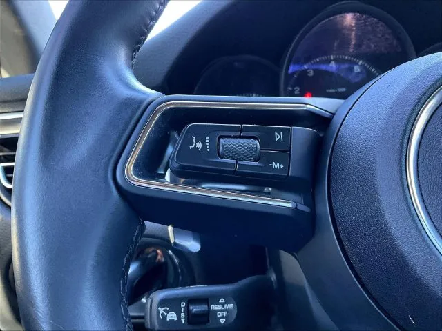 Porsche Macan photo 12