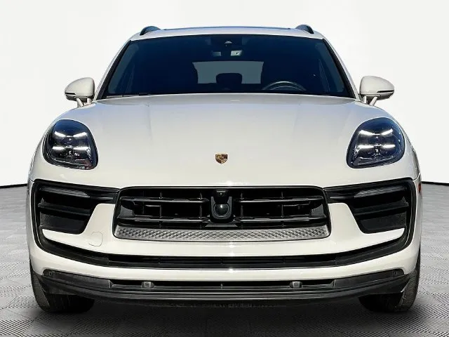Porsche Macan photo 2