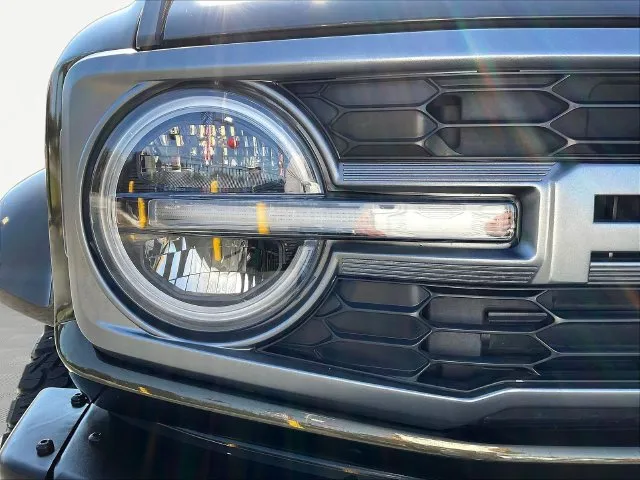 Ford Bronco photo 33