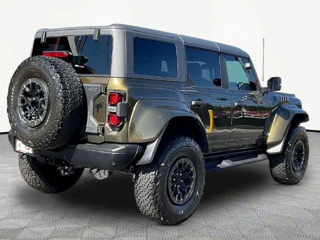 Ford Bronco photo 7