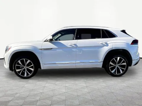 More photos of 2024 Volkswagen Atlas Cross Sport 2.0T SEL Premium R-Line at Gravity Autos Marietta, GA