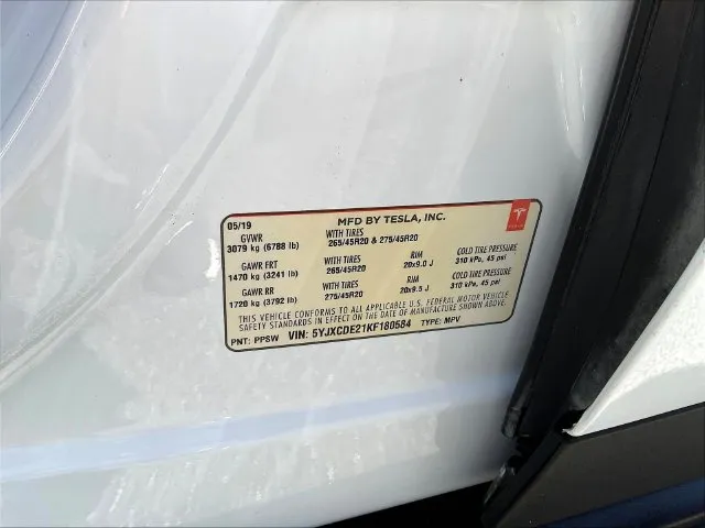 Tesla Model X photo 19