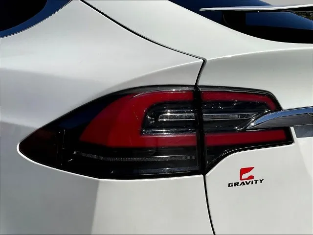 Tesla Model X photo 23