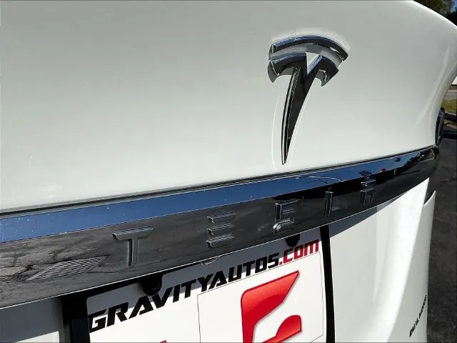 Tesla Model X photo 24