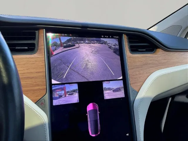 Tesla Model X photo 16
