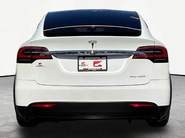 Tesla Model X photo 6