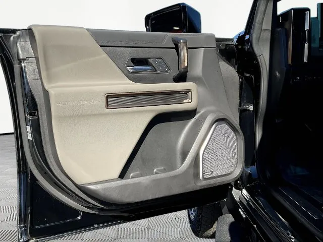 GMC Hummer EV SUV photo 22