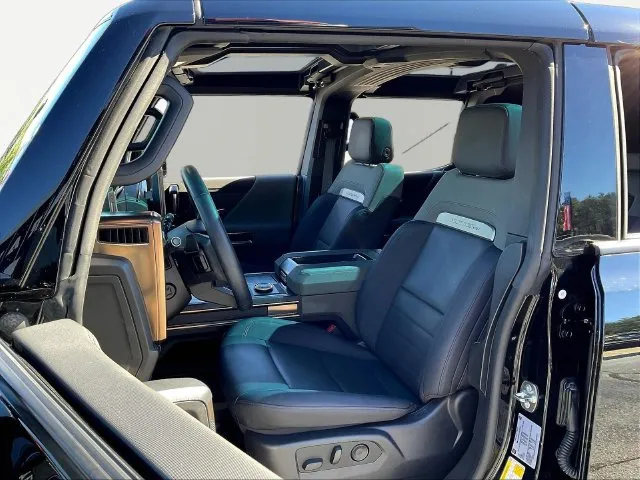 GMC Hummer EV SUV photo 23