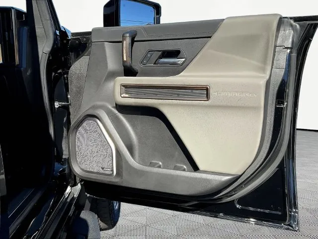 GMC Hummer EV SUV photo 30