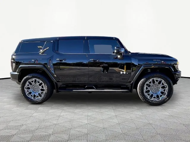 GMC Hummer EV SUV photo 8
