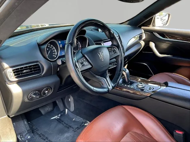 Maserati Levante photo 19