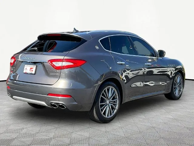 Maserati Levante photo 7