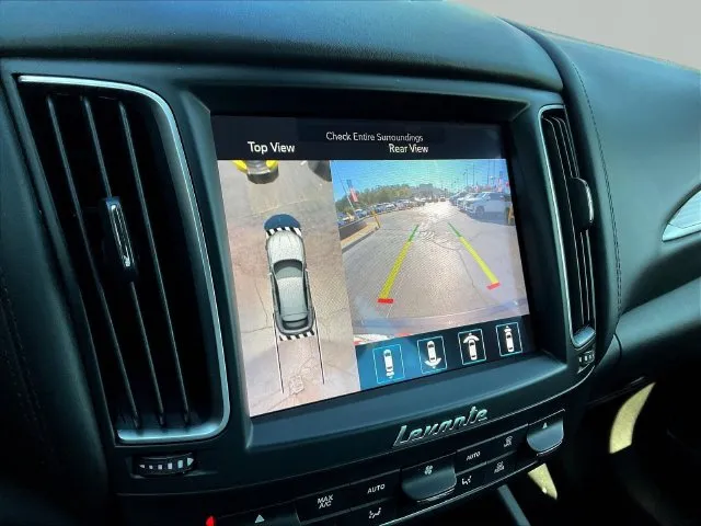 Maserati Levante photo 16