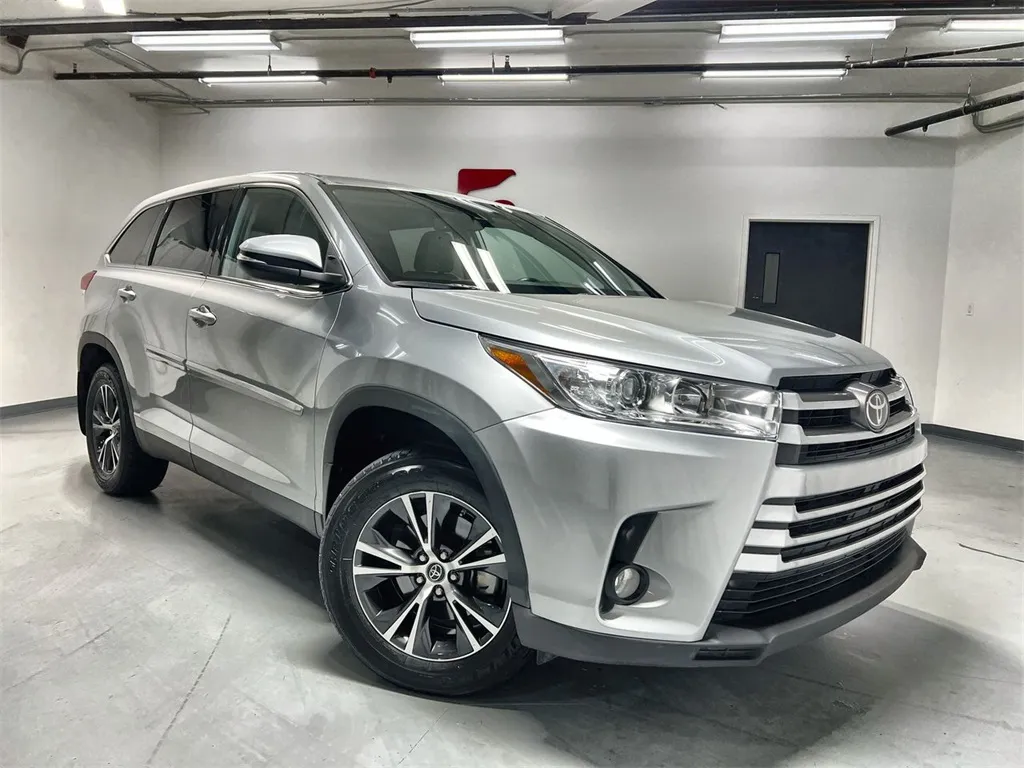 Used 2019 Toyota Highlander LE Plus for sale in Marietta, GA at Gravity ...