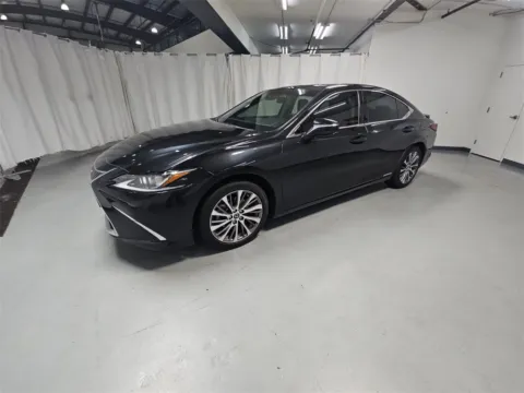 More photos of 2021 Lexus ES 300h at Gravity Autos Marietta, GA