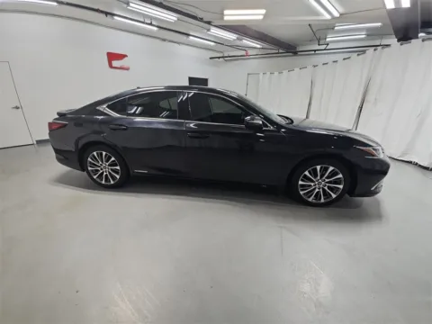 More photos of 2021 Lexus ES 300h at Gravity Autos Marietta, GA