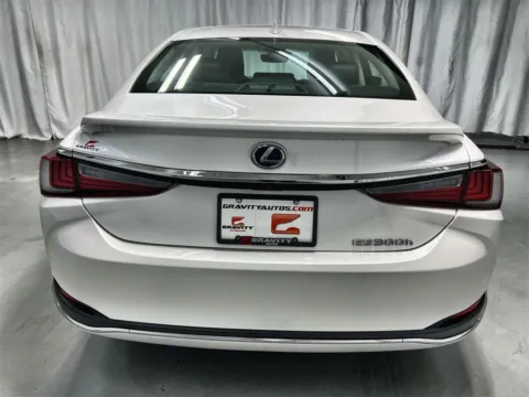 More photos of 2022 Lexus ES 300h at Gravity Autos Marietta, GA