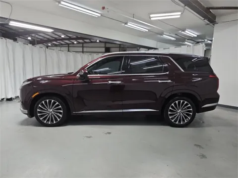 More photos of 2023 Hyundai Palisade Calligraphy at Gravity Autos Marietta, GA