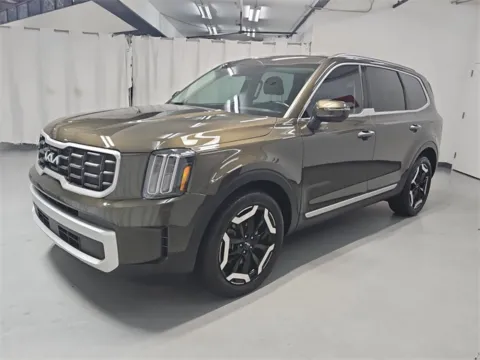 More photos of 2023 Kia Telluride S at Gravity Autos Marietta, GA
