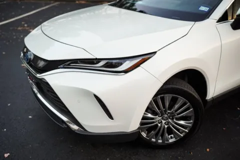 Photos of 2022 Toyota Venza XLE for sale in Duluth, GA at Gravity Autos Duluth