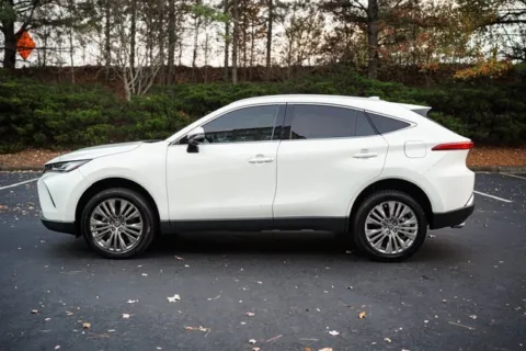 More photos of 2022 Toyota Venza XLE at Gravity Autos Duluth, GA