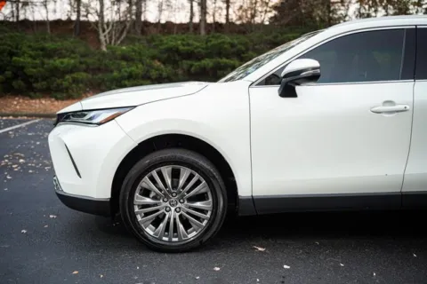 More photos of 2022 Toyota Venza XLE at Gravity Autos Duluth, GA