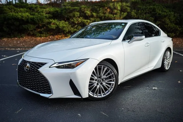 2023 Lexus IS 300's photo