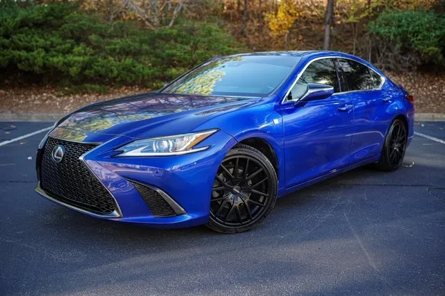 2022 Lexus ES F SPORT's photo