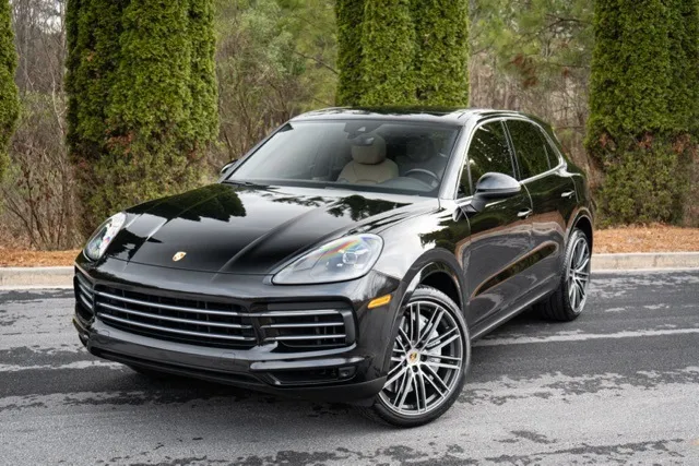 2021 Porsche Cayenne Base's photo