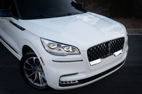 More photos of 2022 Lincoln Aviator Plug-In Hybrid Grand Touring at Gravity Autos Duluth, GA