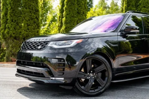 Another view of 2023 Land Rover Discovery HSE R-Dynamic for sale in Duluth, GA at Gravity Autos Duluth