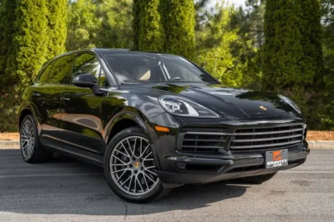More photos of 2022 Porsche Cayenne Platinum Edition at Gravity Autos Duluth, GA