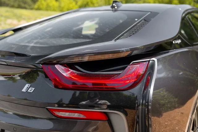 BMW i8 photo 17