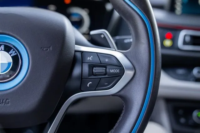 BMW i8 photo 34
