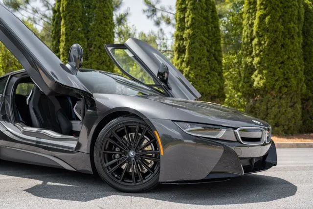 BMW i8 photo 7