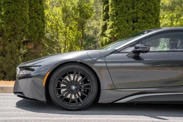 BMW i8 photo 11