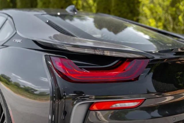 BMW i8 photo 16