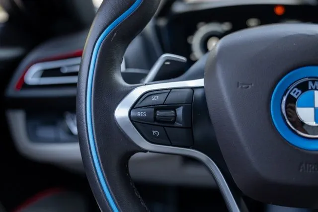 BMW i8 photo 33