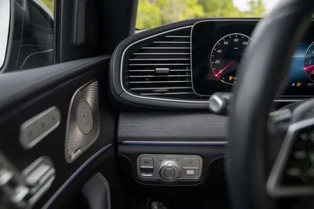 Mercedes-Benz GLE photo 34
