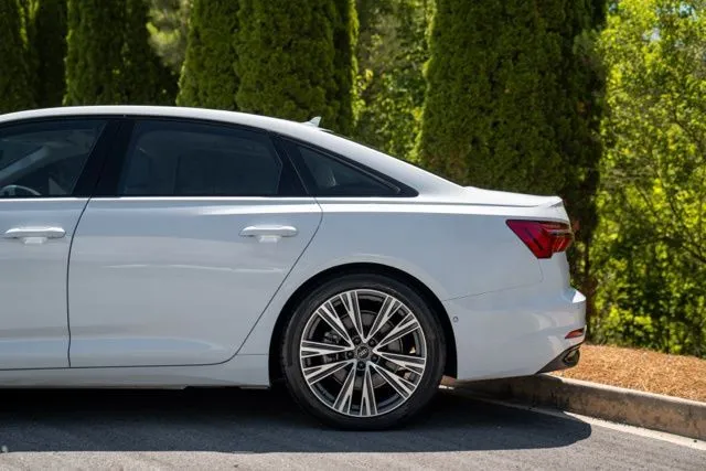 Audi A6 photo 11