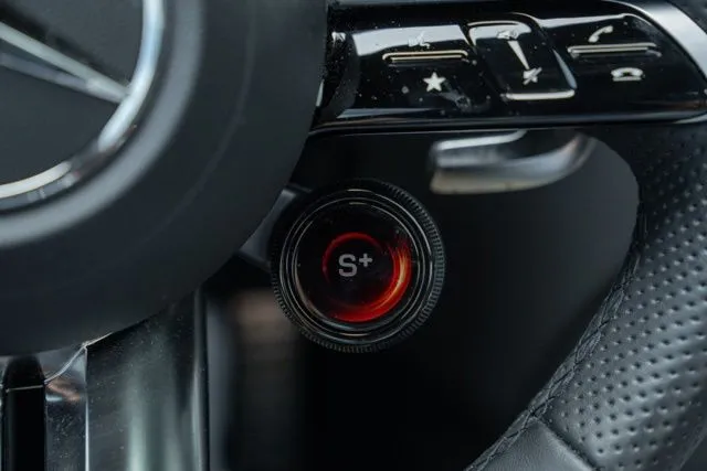 Mercedes-Benz GLC photo 34