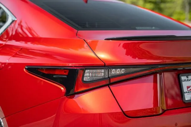 Lexus IS photo 15