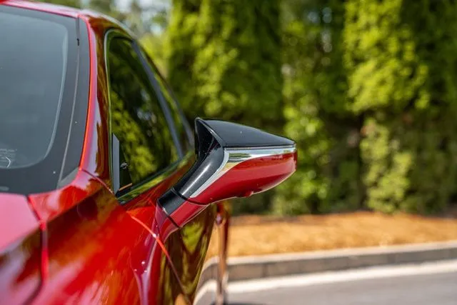 Lexus IS photo 20