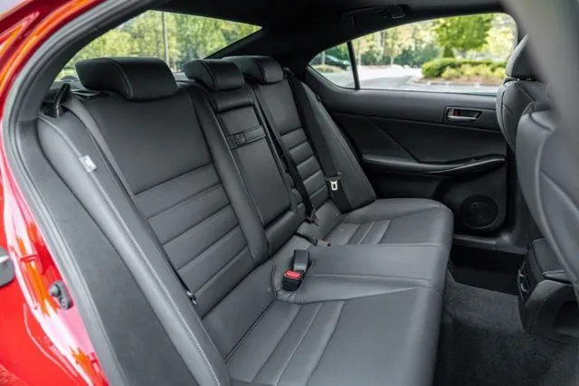 Lexus IS photo 46